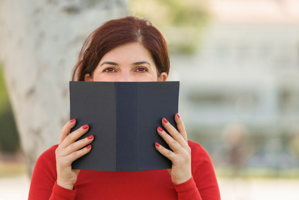 书呆子气的女人图片下载