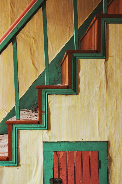 五颜六色的楼梯图片下载