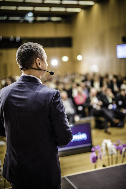 演讲者图片素材ID：315422460