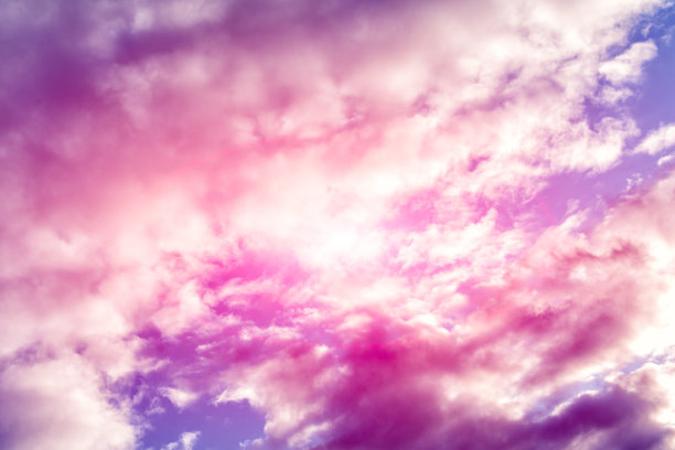 天空的纹理，云彩和光线的太阳在一个背景图片下载