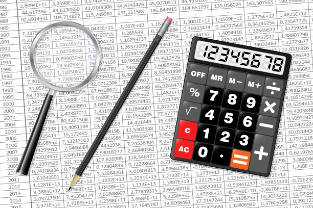 计算器，钢笔和放大镜的背景数字图片下载