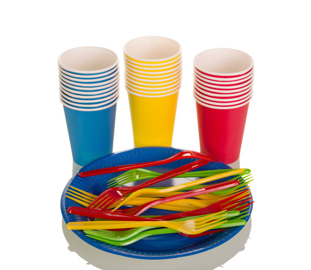 一套一次性塑料餐具隔离在白色图片下载