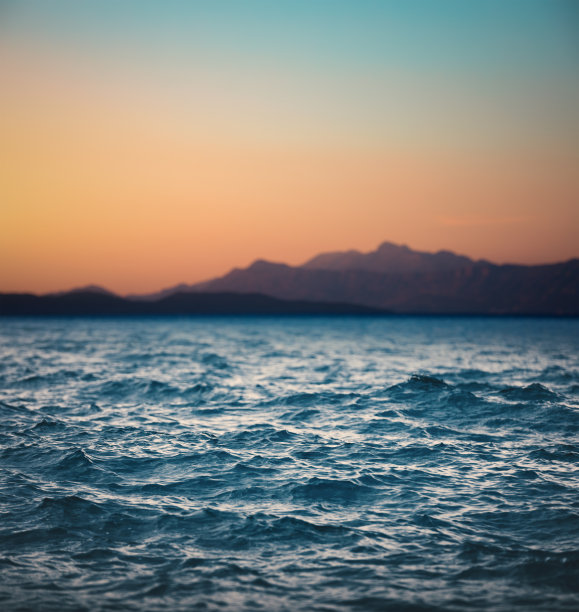 日落时的海浪图片下载