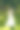 美丽的婚礼photosession。优雅的年轻新娘穿着白色的裙子和面纱，美丽的发型和花束和丝带在婚礼散步在大的绿色公园在阳光明媚的一天图片下载