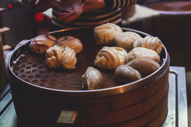 中国上海的亚洲传统街头小吃素材图片