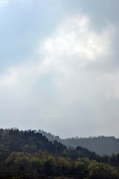 中国成都的龙泉山素材图片