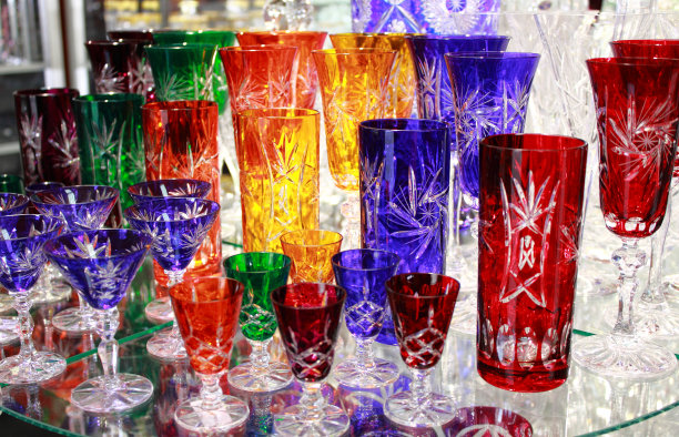 商店橱窗里的波西米亚水晶图片下载