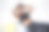 运动和健康的生活方式概念。美丽的健身女孩做腹部运动与健身球在海滩上。素材图片