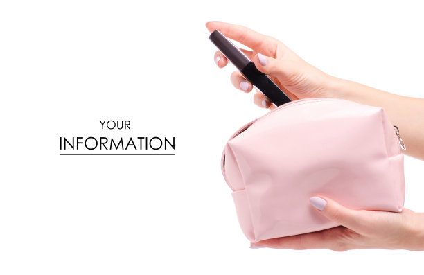 粉色开放化妆包在女性的手中与睫毛膏图案图片下载