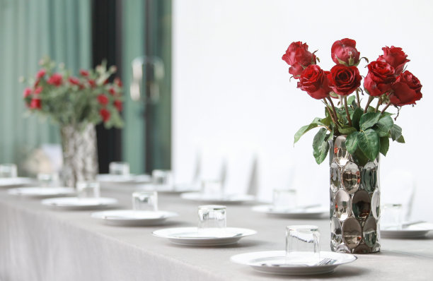 花瓶和餐具图片下载