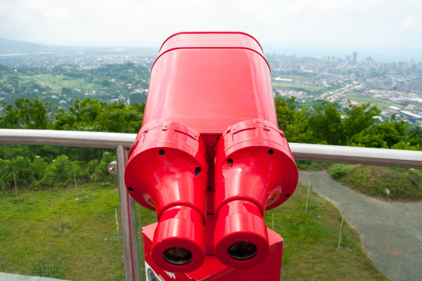 街上有双筒望远镜图片下载