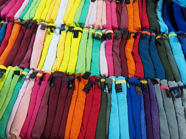 泰国生产的多色t恤，没有品牌。图片下载