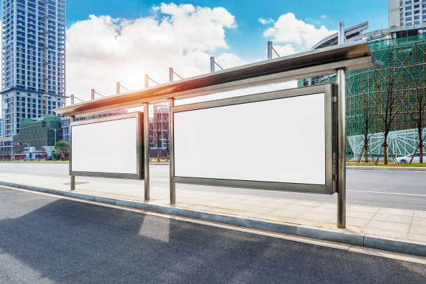 空白的一面的道路城市广告牌图片下载