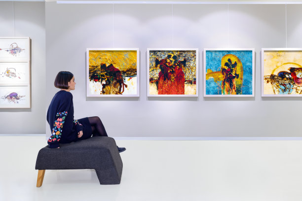 艺术家的收藏陈列室图片下载