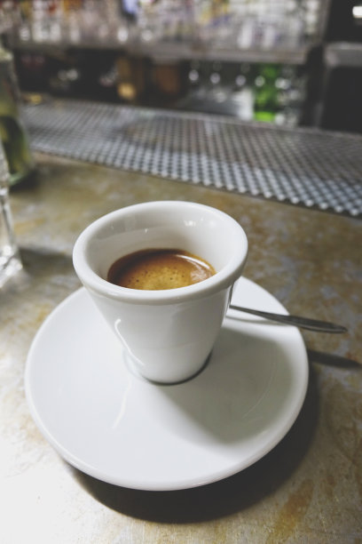 去酒吧喝杯咖啡图片下载