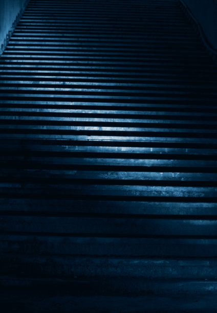 楼梯上的影子图片下载