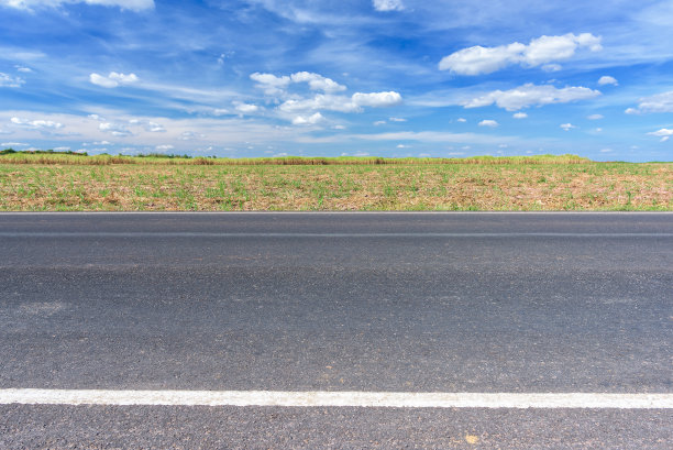 柏油路和乡村景色图片下载