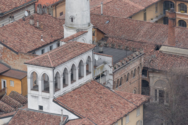 意大利城市中世纪的屋顶和细节图片下载