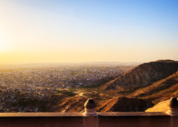 从斋浦尔堡俯瞰日落图片下载