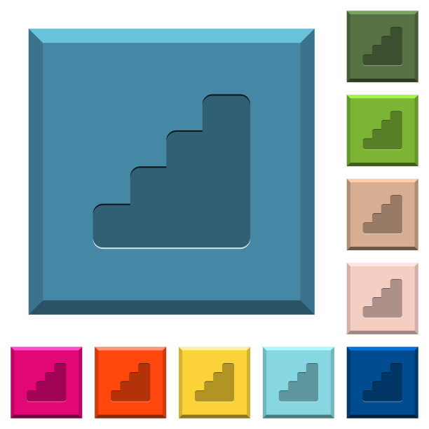楼梯上刻有图标的方形按钮图片下载