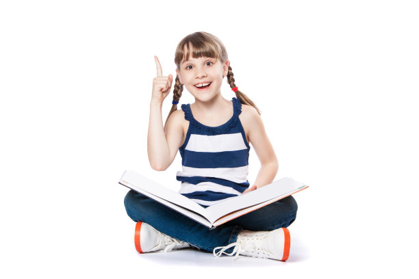 女孩在白底上看书图片下载