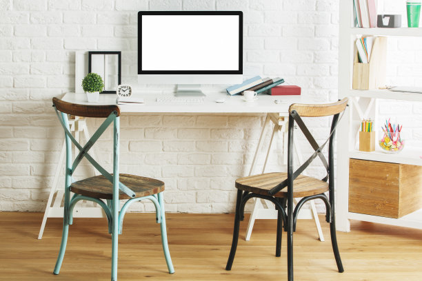 明亮的内部与空白的白色电脑图片下载