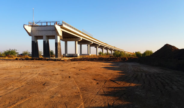 桥正在建设中图片下载