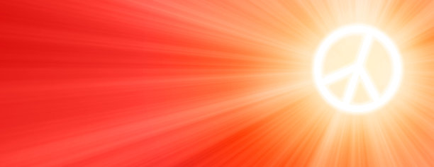 日落时分，太阳在天空中闪耀着和平的光芒图片下载