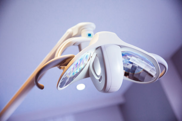 牙科诊所的灯图片下载