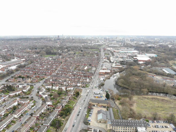 英国一座城市上空的航拍照片图片下载