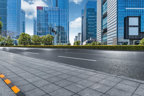 现代办公大楼前空荡荡的人行道素材图片