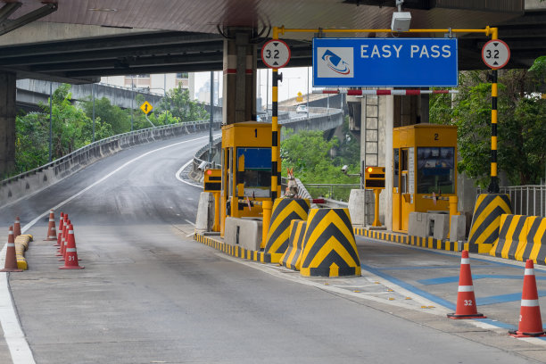比尔通过检查点检查需要高速公路的汽车图片下载