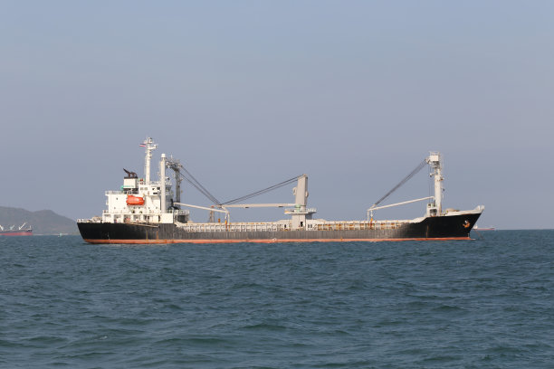 海上货运船舶，国际运输物流业务。图片下载