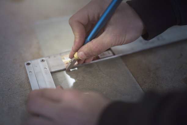 玻璃切割。图片下载