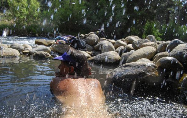 美丽的温泉日图片下载