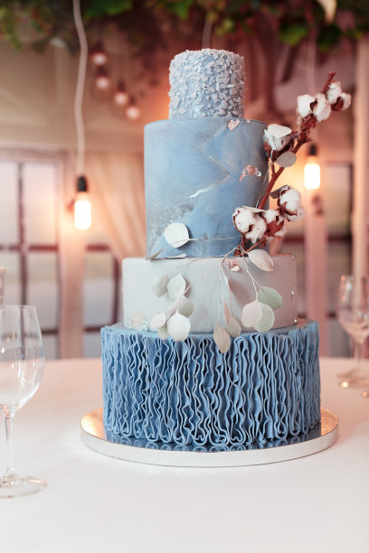 美丽的婚礼蛋糕图片下载