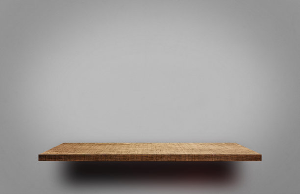 灰色水泥墙上的空白木质展示架图片下载