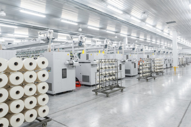 纺织厂的纱线生产图片下载