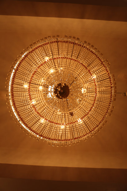 优雅的吊灯照亮图片下载