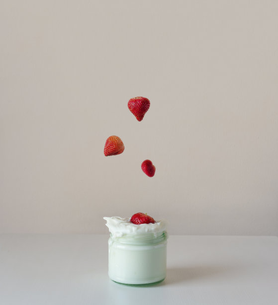 草莓酸奶图片下载