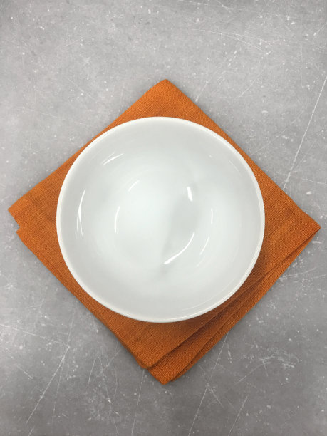 空空的白碗图片下载