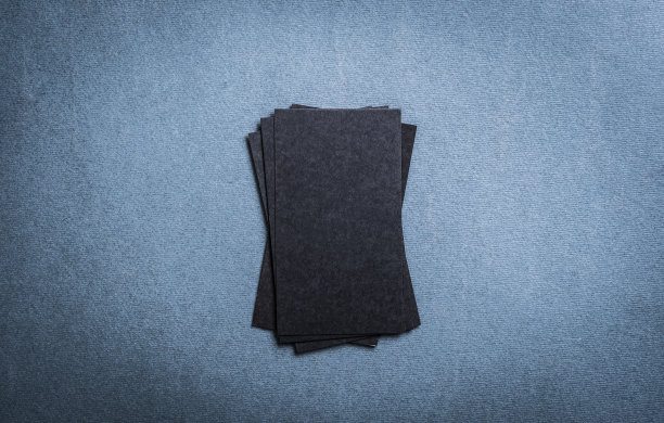 黑色名片模板上的灰色背景图片下载