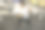 年轻人在健身房做伸展运动图片下载