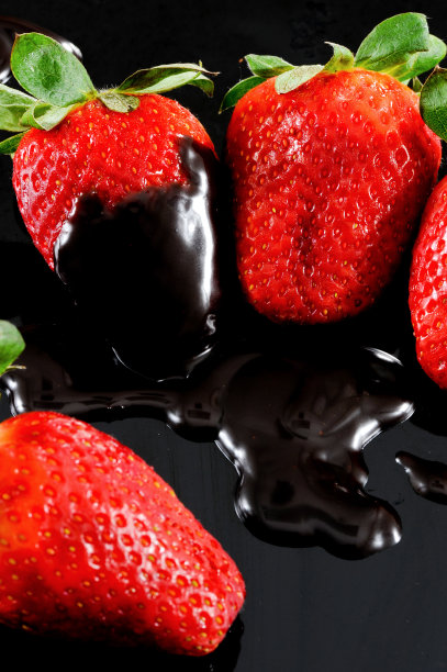 草莓和巧克力图片下载