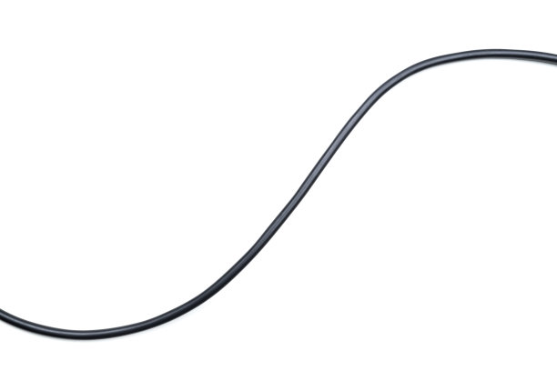 黑色电线电缆隔离在白色背景上图片下载