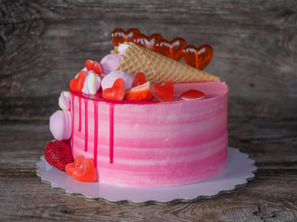 漂亮的浅粉色自制蛋糕烘焙图片下载