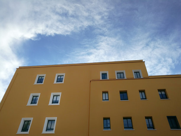 舒适的黄家图片下载