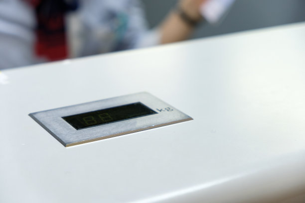 机场柜台数字条形重量秤图片下载