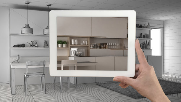 手持平板显示真正完成的极简主义白色和木制厨房。以现代厨房素描或素描为背景，进行建筑室内设计展示图片下载