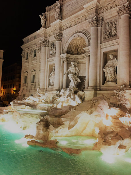 西班牙方旦双翼罗姆图片下载